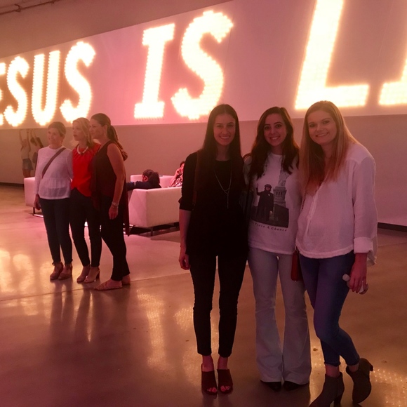 Meet your Posher, Casey - Picture 4 of 4